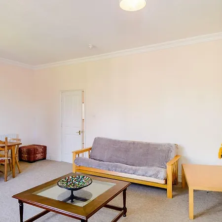 Spacious 4 Bedroom On Gloucester Road * Bristol